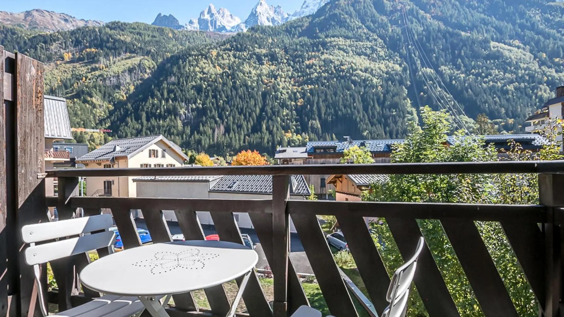 Chamonix : Studio Charmant, Balcon Vue Mont-Blanc, Parking, Wifi, Animaux Acceptes - Fr-1-343-221 0*,  France