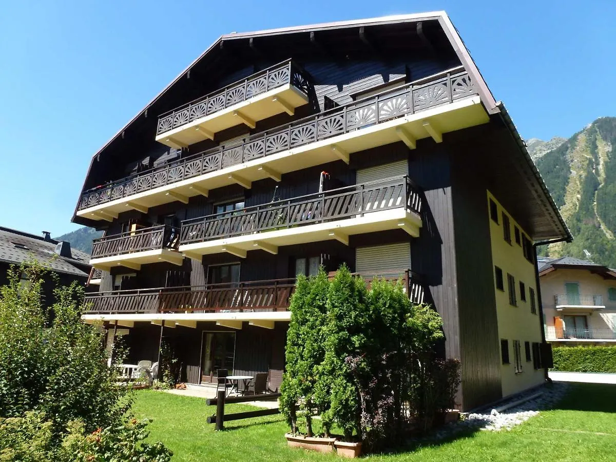 Chamonix : Studio Charmant, Balcon Vue Mont-Blanc, Parking, Wifi, Animaux Acceptes - Fr-1-343-221 0*,  France
