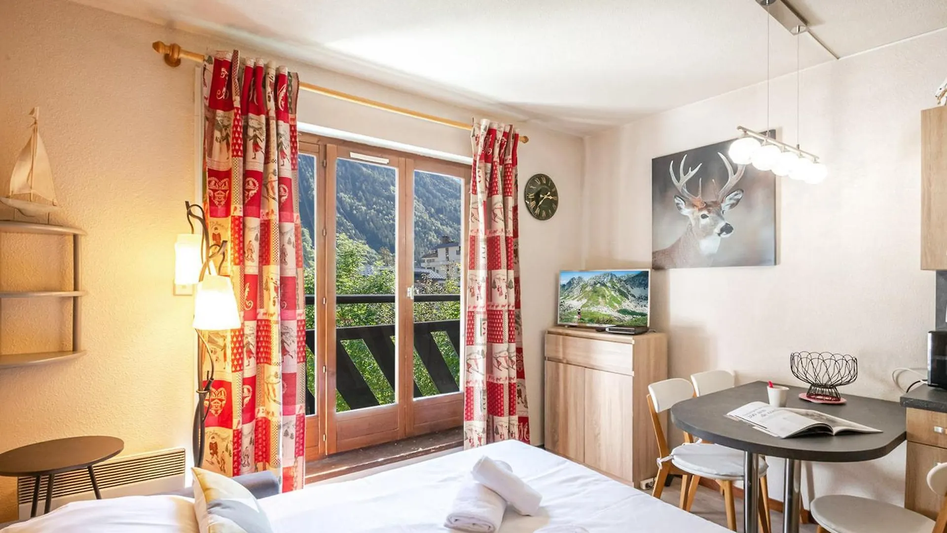 Chamonix : Studio Charmant, Balcon Vue Mont-Blanc, Parking, Wifi, Animaux Acceptes - Fr-1-343-221 Apartment